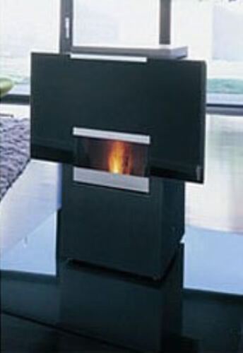 Wodtke CW 21  Pelletofen mit grosser, dunkler Glasfront